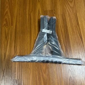 Samsung ASSY STAND P-COVER TOP BN96-58943D
BA89.